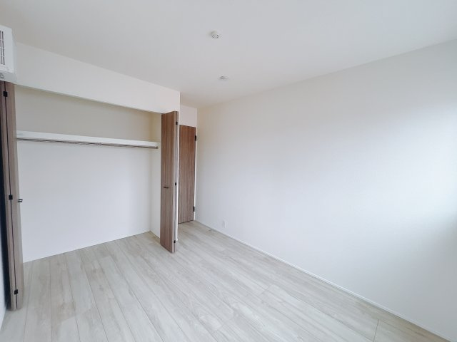 【新築戸建】高崎市下之城町の洋室|■洋室｜子供部屋のメリットは「自立心を養うことができる」「自分で整理整頓できるようになる」そして、お子様が成長した際には「プライバシーを確保できる」といい事だらけ♪