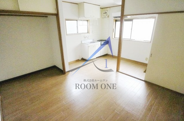 上用賀一丁目アパートの居間・リビング|洋室のお部屋です。