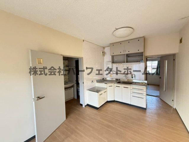 枚方ハイツ3号棟のキッチン|ダイニングスペースです