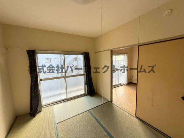 枚方ハイツ3号棟の和室|畳の上でゆっくりとくつろげる和室です