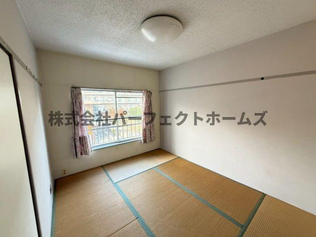 枚方ハイツ3号棟の和室|明るい和室です