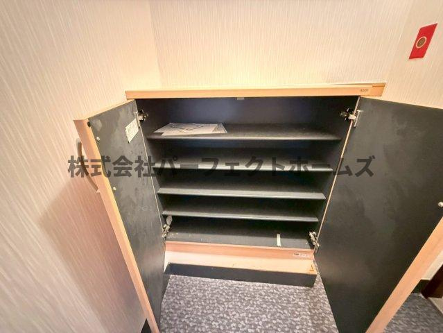 枚方ハイツ3号棟の収納|専用の収納スペースです