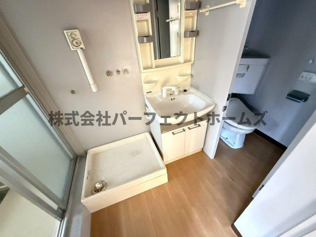 枚方ハイツ3号棟の洗面所|スペースが確保できる洗面所です