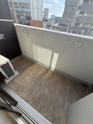 エスリード大阪フェリスのバルコニー