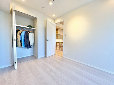 【洋室】 | 403 | ゆったりした洋室です