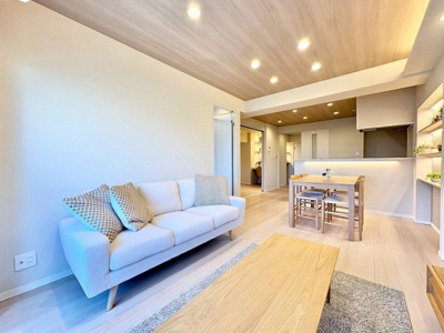 【居間・リビング】 | 403 | 使いやすい家具付きリビングです