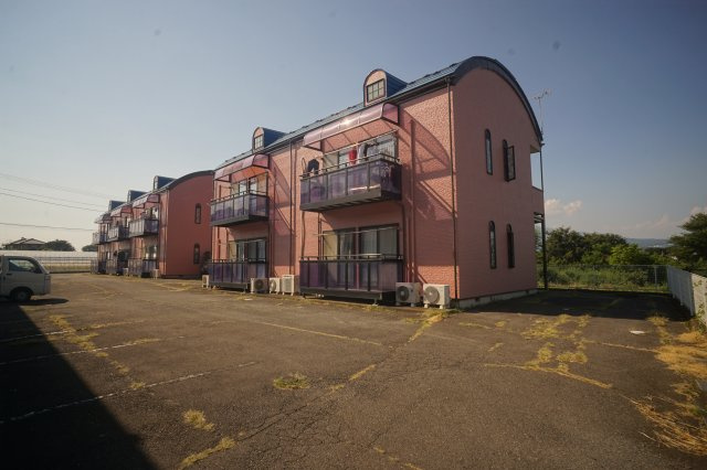 ホープヒル　Ｃ棟の駐車場|駐車場に車を止められます