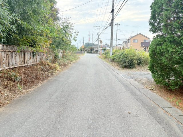 坂戸市塚越　建築条件なし売地　東武東上線『北坂戸駅』徒歩40分　【勝呂小学区】の前面道路含む現地写真