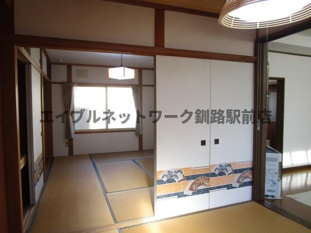 興津2丁目1-6借家の和室