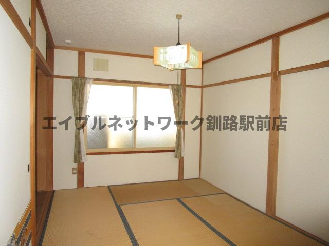 興津2丁目1-6借家の和室