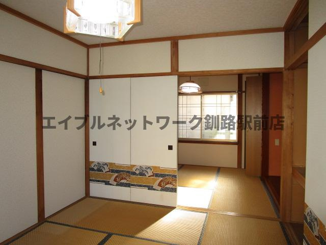 興津2丁目1-6借家の和室