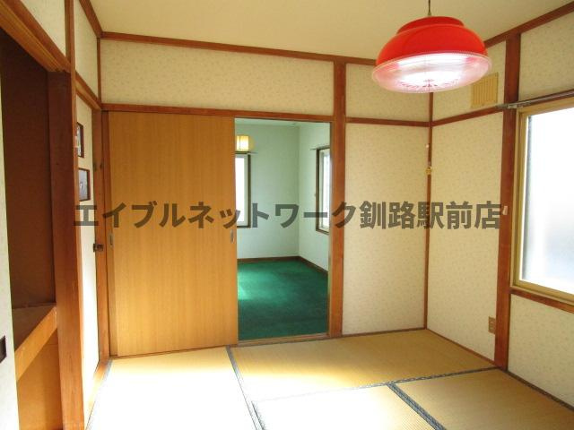 興津2丁目1-6借家の和室
