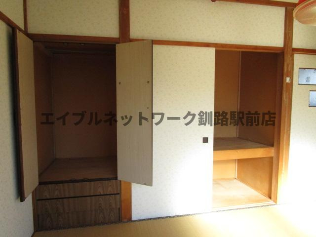 興津2丁目1-6借家の収納