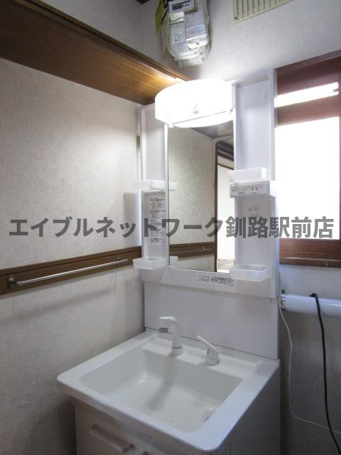 興津2丁目1-6借家の独立洗面台