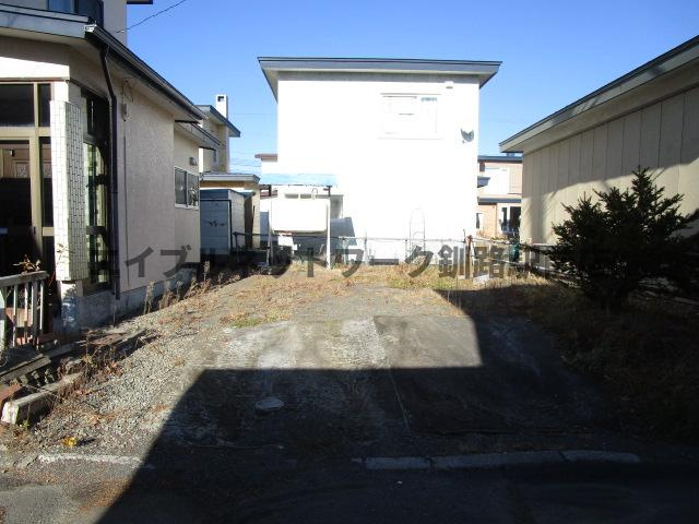 興津2丁目1-6借家の駐車場