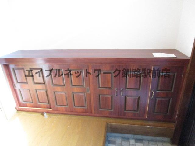 興津2丁目1-6借家の収納