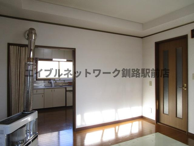 興津2丁目1-6借家の居間・リビング