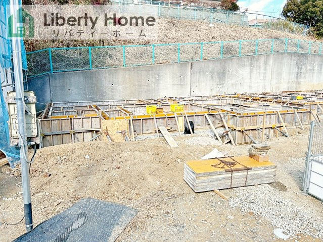 日立市西成沢町2丁目23-P1　新築戸建　14号棟の前面道路含む現地写真