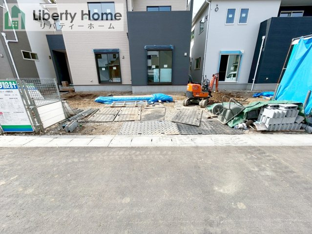 日立市西成沢町2丁目23-P1　新築戸建　14号棟の前面道路含む現地写真