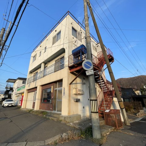 山谷マンションの外観