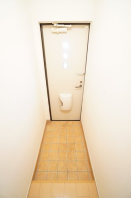 【玄関】 | フェリーチェ トレ | ※同物件・反転タイプの写真です。