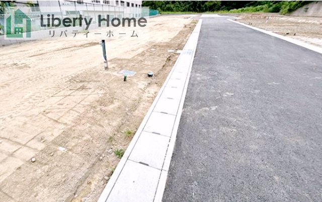 日立市西成沢町2丁目23-P1　新築戸建　21号棟の前面道路含む現地写真