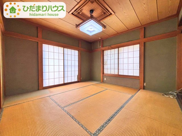 野田市山崎　中古戸建　昭和61年築の和室|大きな窓のある明るい和室です！畳でゴロゴロするのって気持ちいいですよね(*´▽｀*)