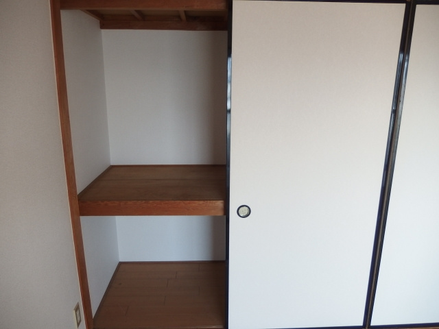 メゾンドゥ田園Ｂの収納