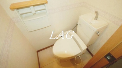 【トイレ】 | モンシャトー中野・新井館 | トイレです。