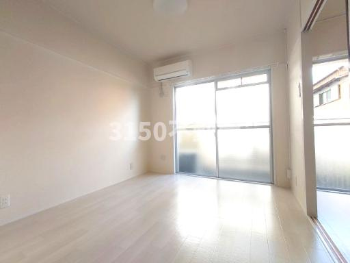 加藤ビルの居間・リビング