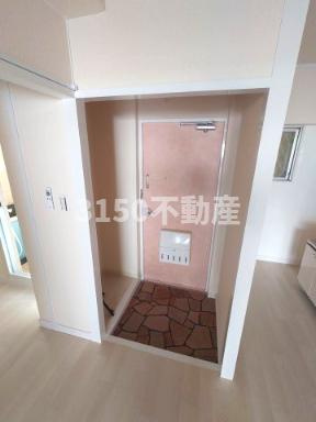 加藤ビルの玄関