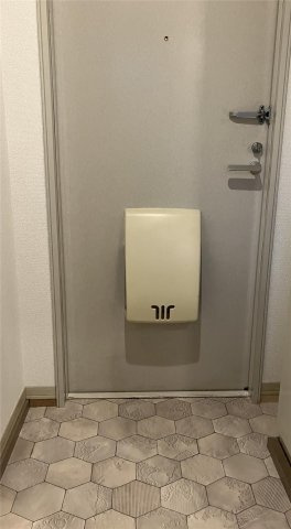 アトラスB棟の玄関|シンプルで使いやすい玄関です