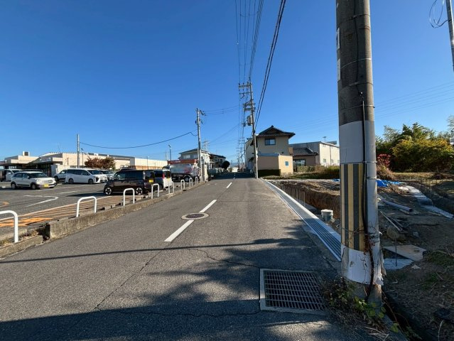 泉佐野市鶴原新築戸建の前面道路含む現地写真|2025/11/23撮影