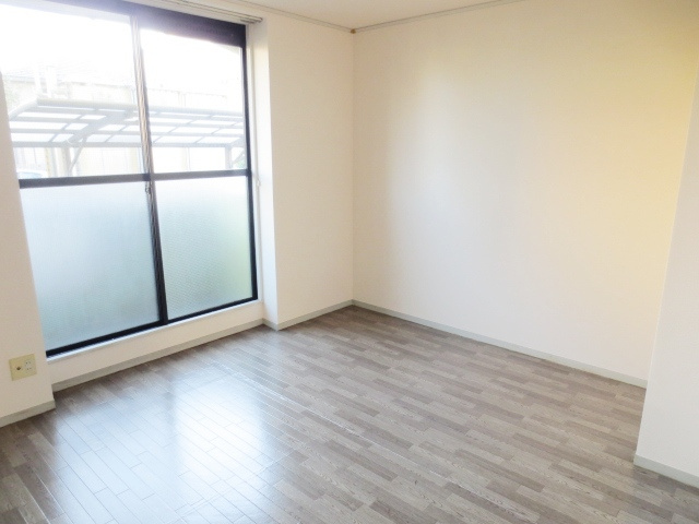 ジュネス戸田の洋室|別号室の参考写真です。