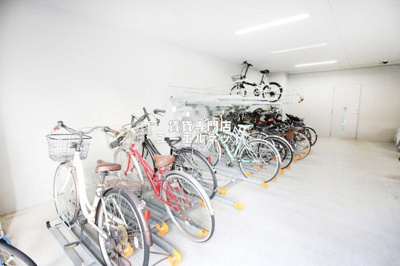 【その他共用部分】 | ハーヴェスト江坂 | 自転車通勤にも便利な駐輪場付き♪
