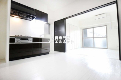 【居間・リビング】 | ハーヴェスト江坂 | ゆったりとくつろげる、落ち着きのある居室空間です