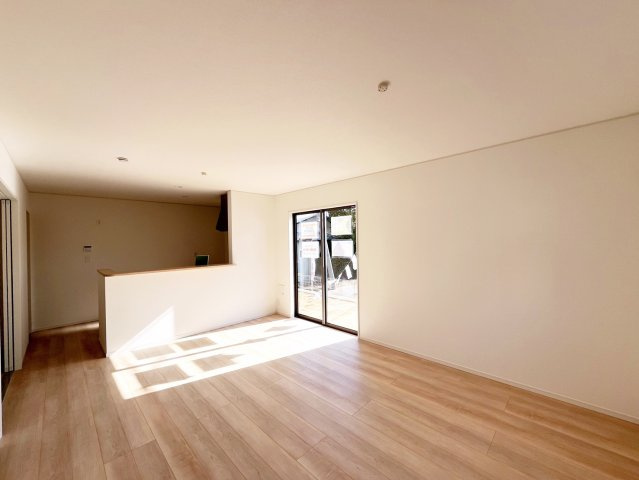 岩出市山　第3期　新築戸建ての居間・リビング