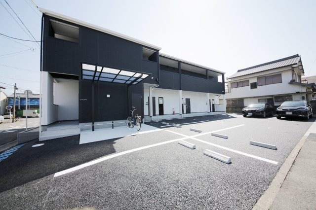 PONTE GLORIAの駐車場
