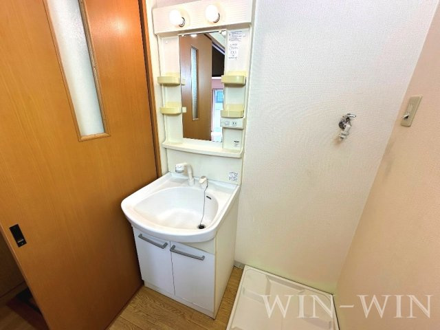 ロイヤルハイツ 五番館の独立洗面台|イメージ（同施工会社同一モデルの写真です）