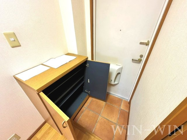 ロイヤルハイツ 五番館の玄関|イメージ（同施工会社同一モデルの写真です）