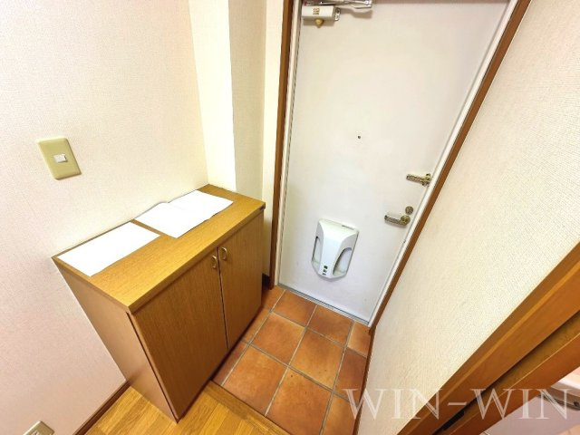 ロイヤルハイツ 五番館の玄関|イメージ（同施工会社同一モデルの写真です）