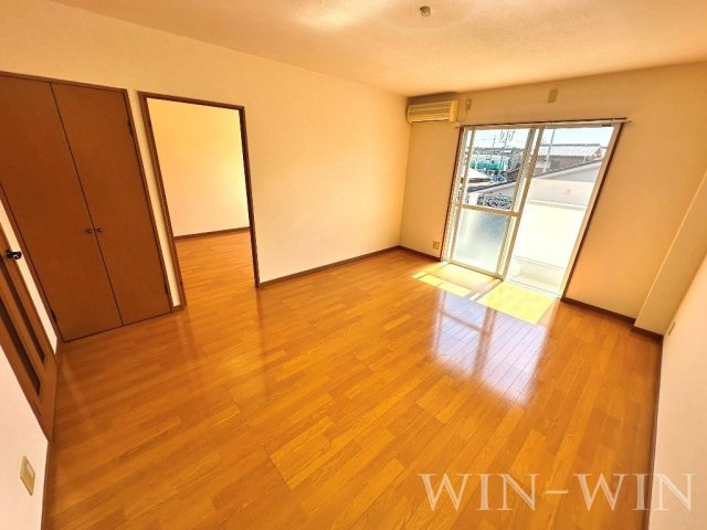 ロイヤルハイツ 五番館の居間・リビング|イメージ（同施工会社同一モデルの写真です）