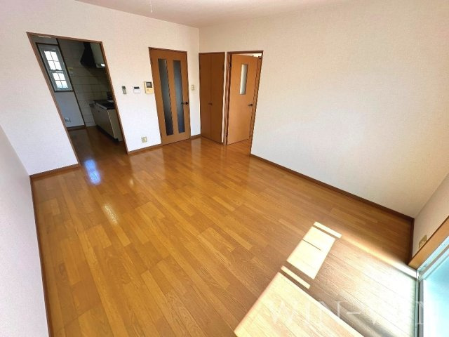 ロイヤルハイツ 五番館の居間・リビング|イメージ（同施工会社同一モデルの写真です）