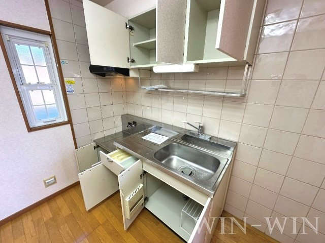 ロイヤルハイツ 五番館のキッチン|イメージ（同施工会社同一モデルの写真です）