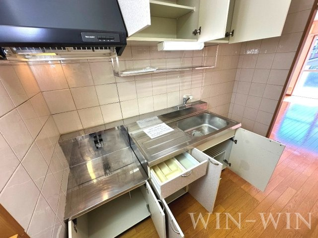 ロイヤルハイツ 五番館のキッチン|イメージ（同施工会社同一モデルの写真です）