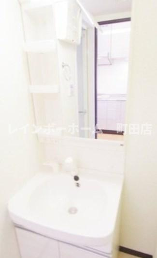 マンションRの洗面所|脱衣スペースもあります