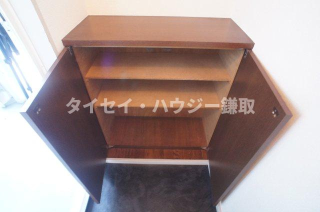 コーポ白百合　Ｅ棟の収納