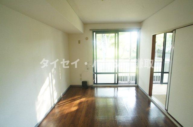 コーポ白百合　Ｅ棟の居間・リビング