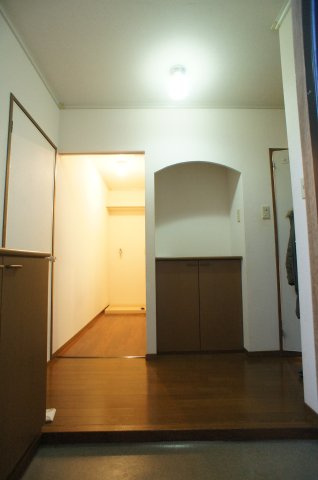 リリーヴィレッジＤ棟の玄関