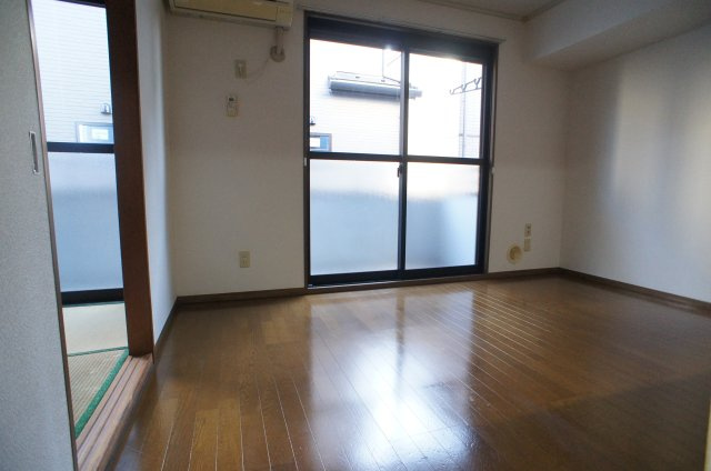 リリーヴィレッジＤ棟の居間・リビング